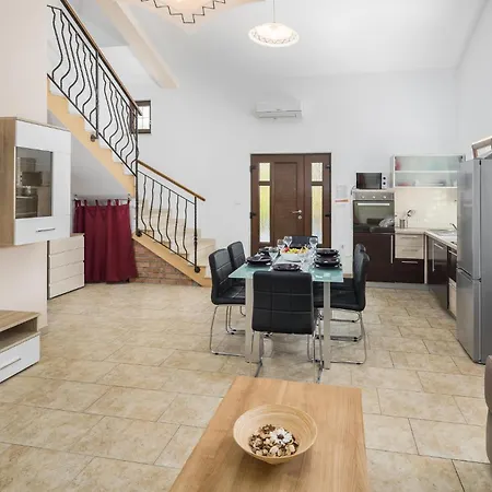 2 Bedroom Stunning In * Liznjan