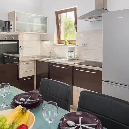2 Bedroom Stunning In