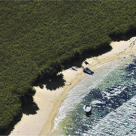 2 Bedroom Stunning In *